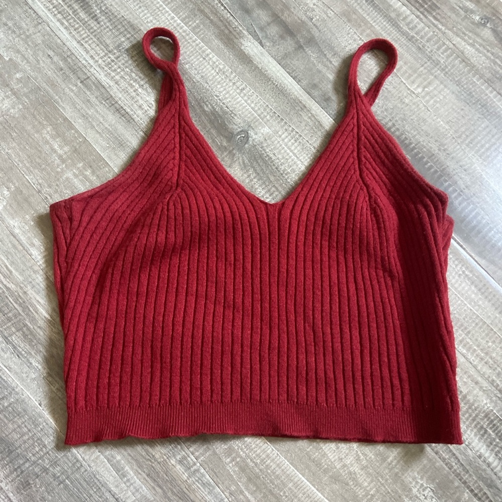 red cropped tank top